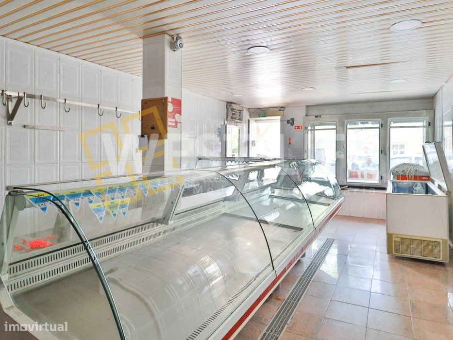 Espaço Comercial - Excelente localização - Zona de bastante movimen...