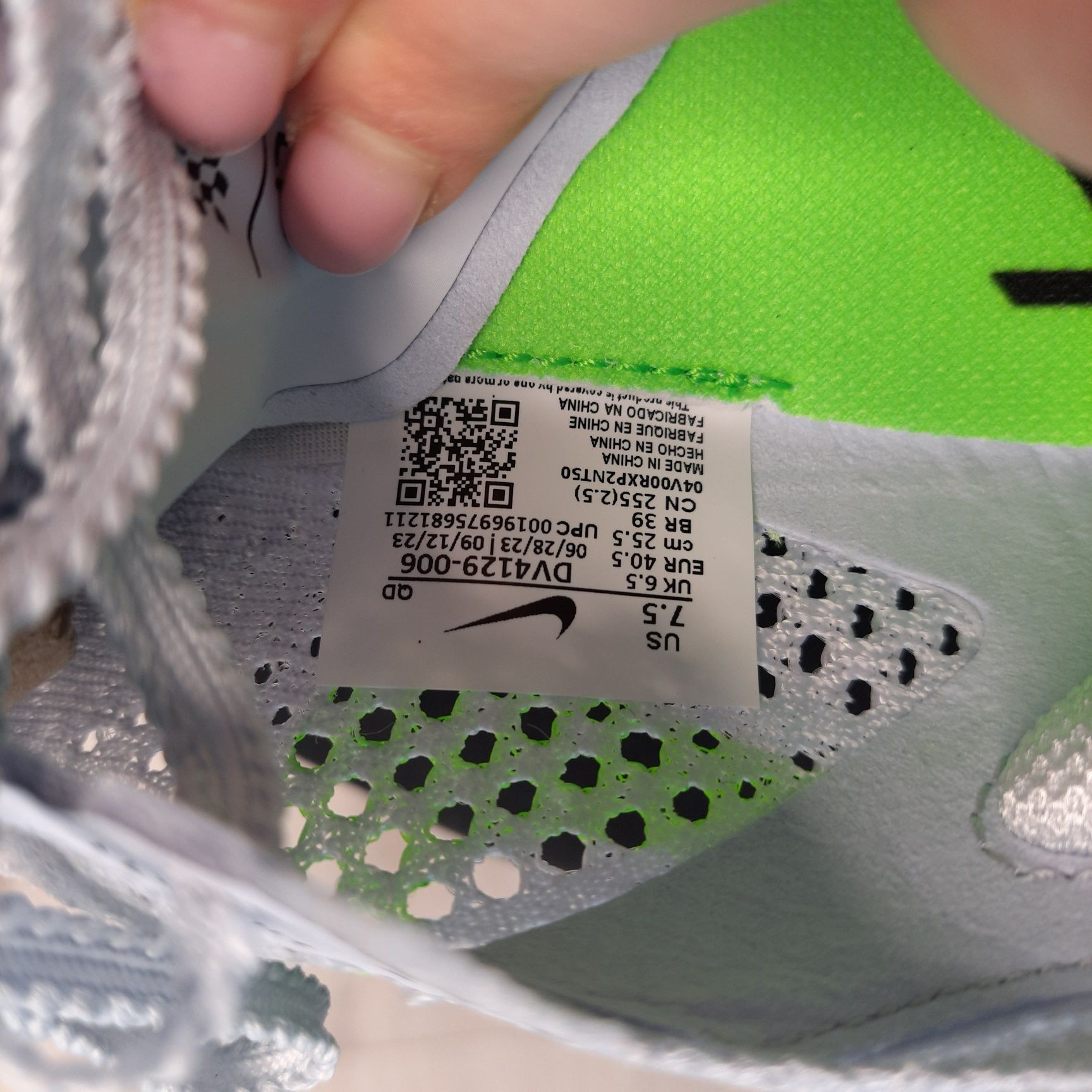 Оригінальні чоловічі кросівки NIKE VAPORFLY 3 ROAD RACING SHOES GREY D