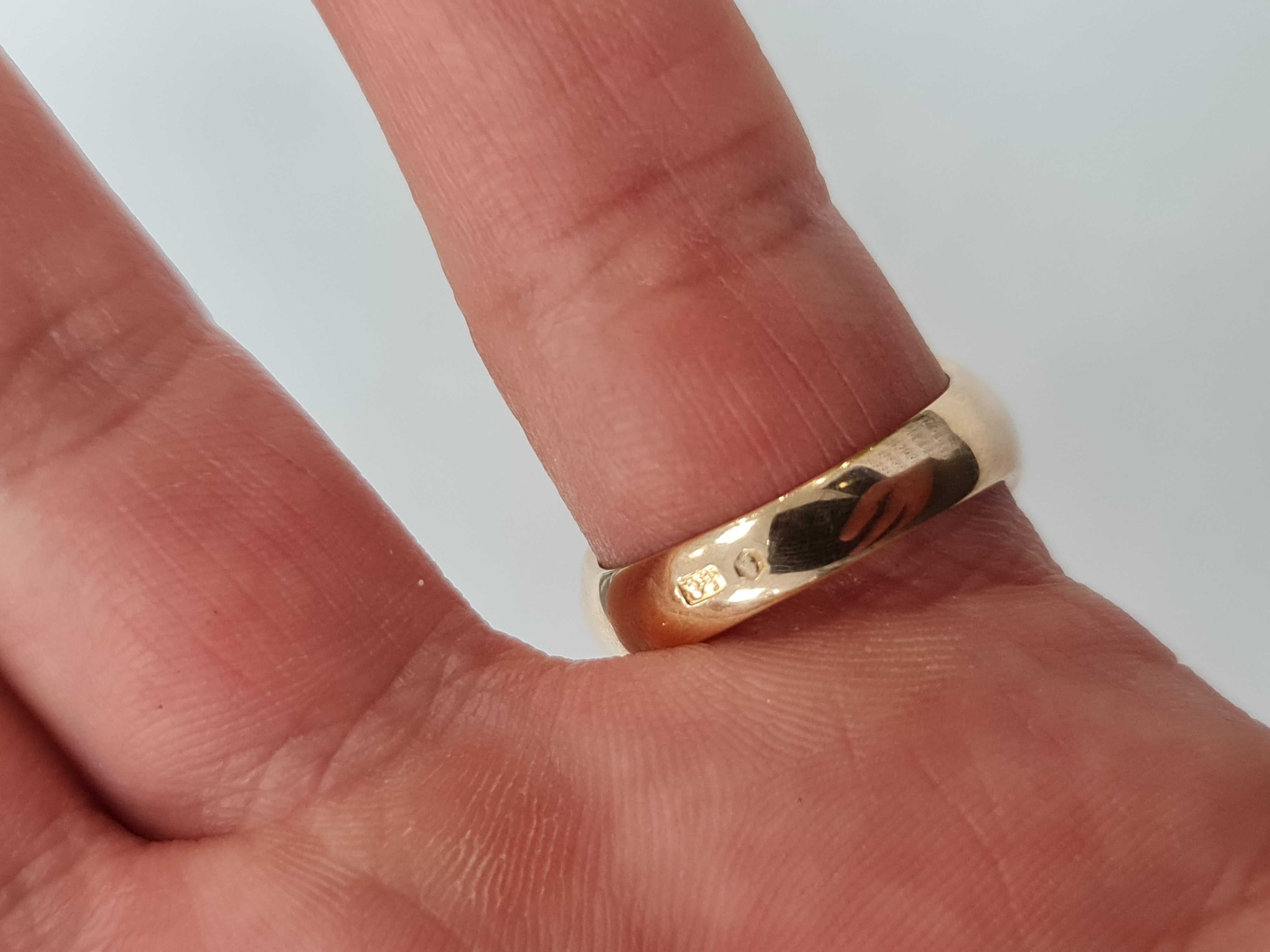 Klasyczny złoty pierścionek damski/ 583/ 6.05 gram/ R16/ Cyrkonie