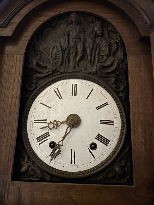 Relogio de pé antigo em madeira