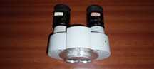 Microscópio binocular Carl Zeiss e oculares de telescópio