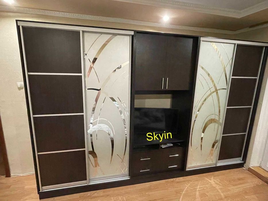 Шафи купе із секцією для телевізора по розмірам