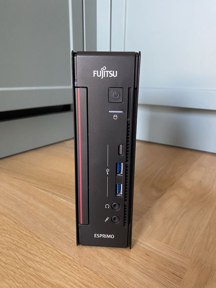 Komputer Fujitsu Esprimo Q558 i5-8400T