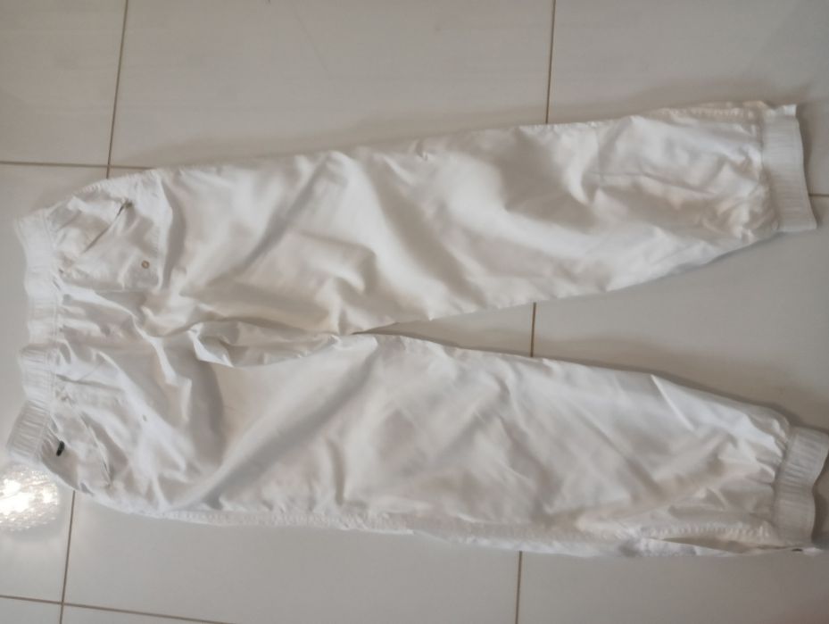 Spodnie sportowe  białe, rozmiar L, Cena 35 zl