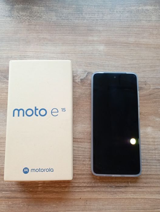 Moto E 15 , 1 tydzien uslzywani