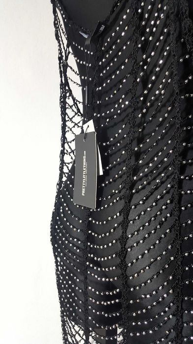 PrettyLittleThing Czarna siateczkowa sukienka z koralikami Glamour 38