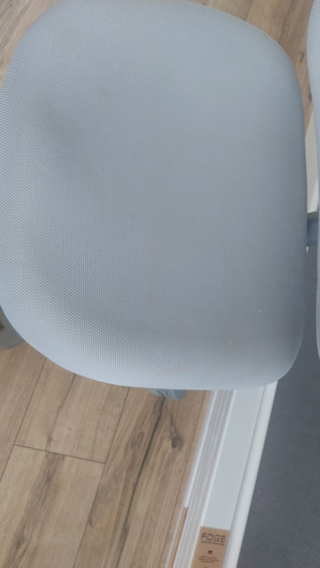 Krzeslo rosnące dla dziecka (fotel ergonomiczny)