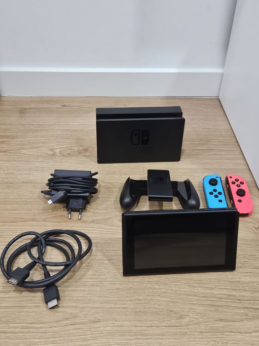 Vendo Nintendo Switch Original + acessórios. Testado e em ótimo estado