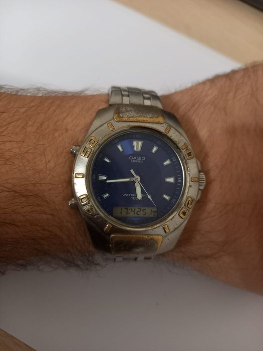 Stary duży zegarek Casio