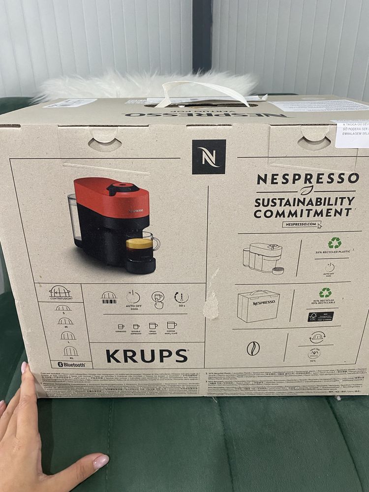 Maquina de cafe Nespresso vertuo pop