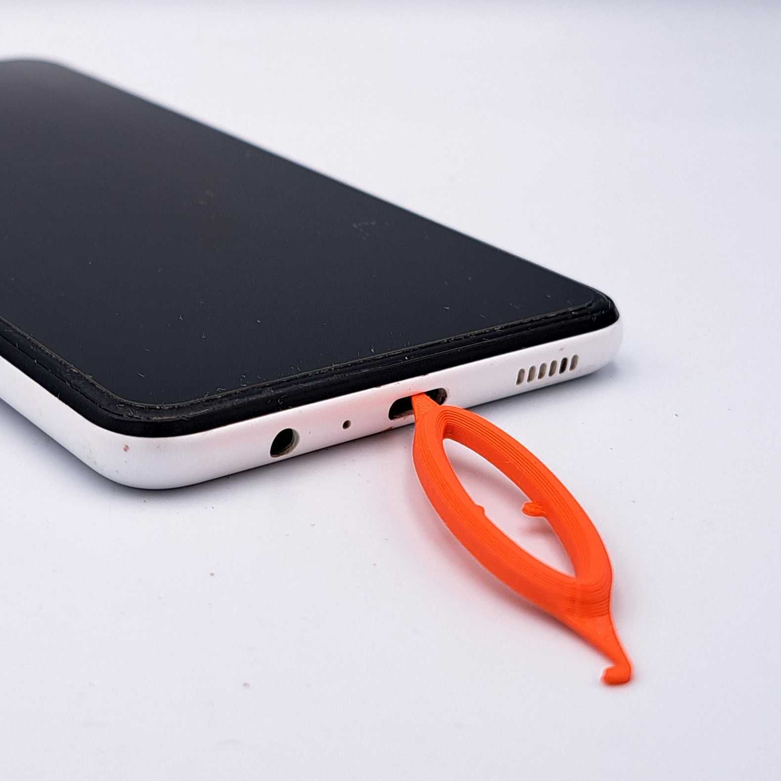 Czyścik do portów USB C i Lightning - Bezpieczne czyszczenie -2 sztuki