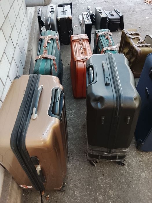 Чемоданы. Портфели. Дипломат. На выбор