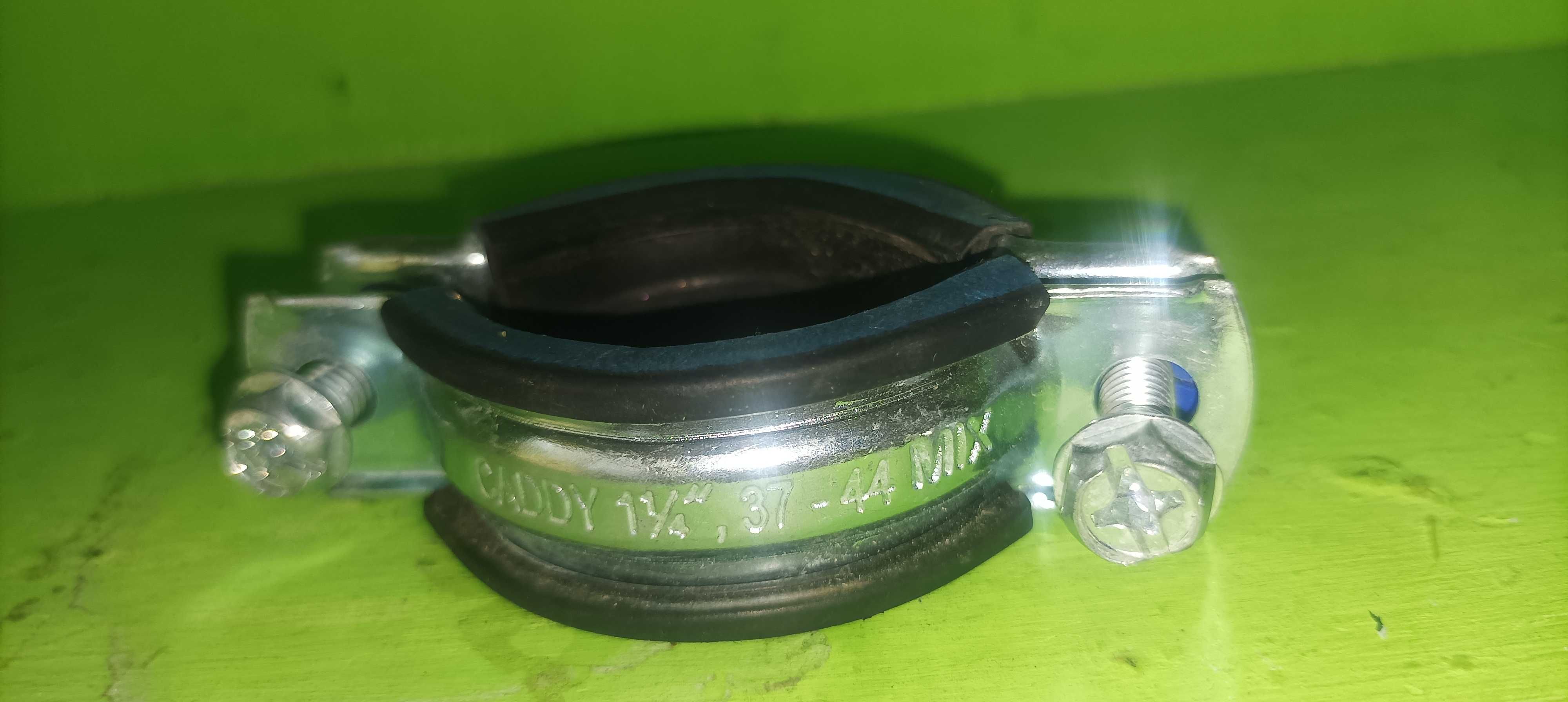 Obejma do rur caddy 1 '1/4  37-44