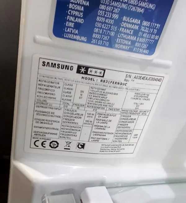 Холодильник чорного кольору Samsung Висота, см 185 no frost