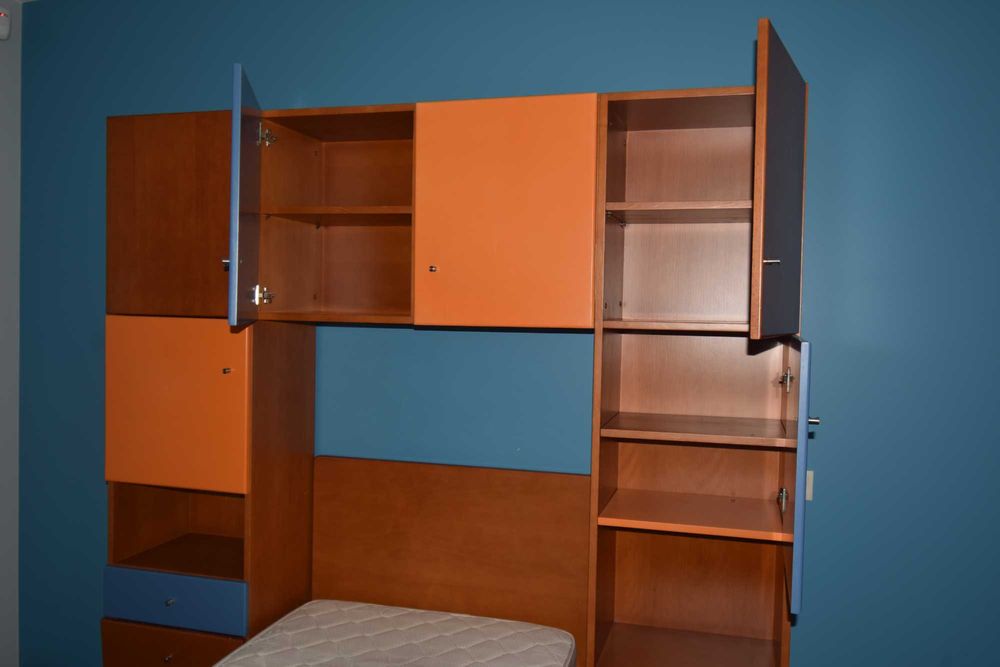 Vende-se Mobilia de Quarto
