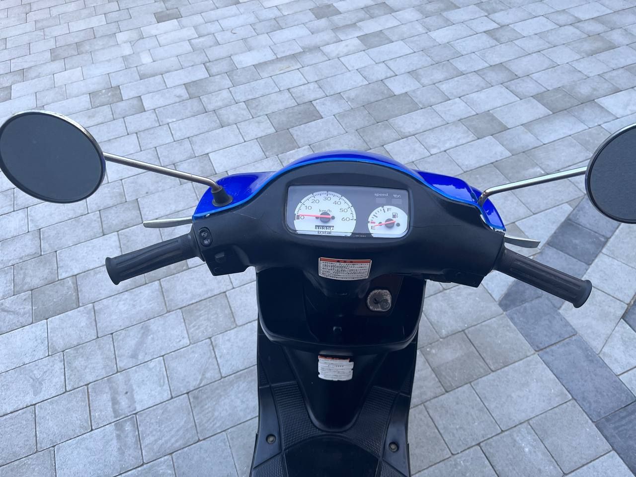 Скутер Suzuki lets 2 new