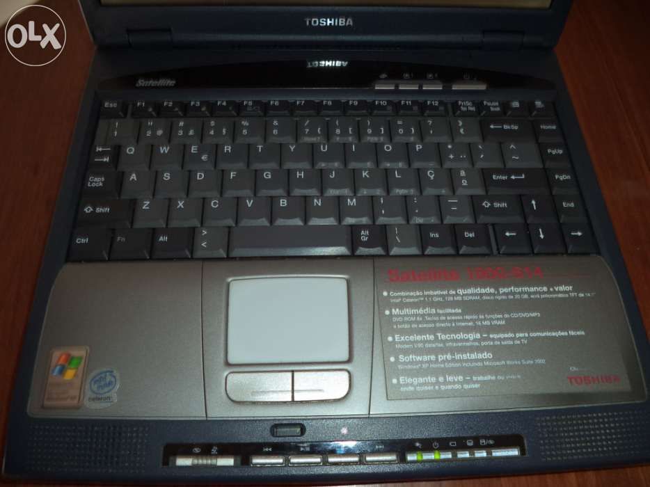 Portátil Toshiba Satellite antigo