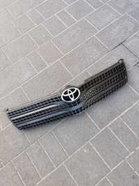Atrapa grill przód przednia zderzaka Toyota Corolla verso 01-04r