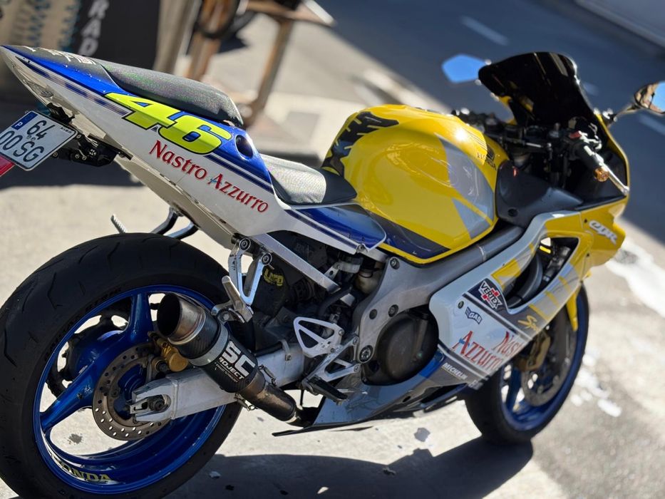 Vendo CBR F4i Sport valentino rossi em bom estado