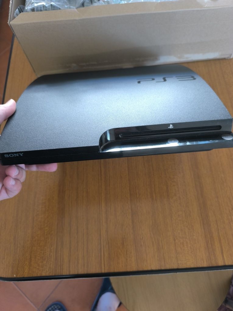 Ps3 Slim 256gb  mais jogos