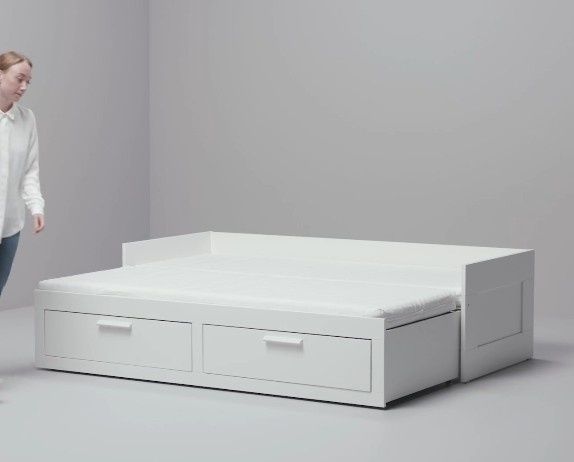 Cama de abrir Ikea Brimnes com gavetas de arrumação
