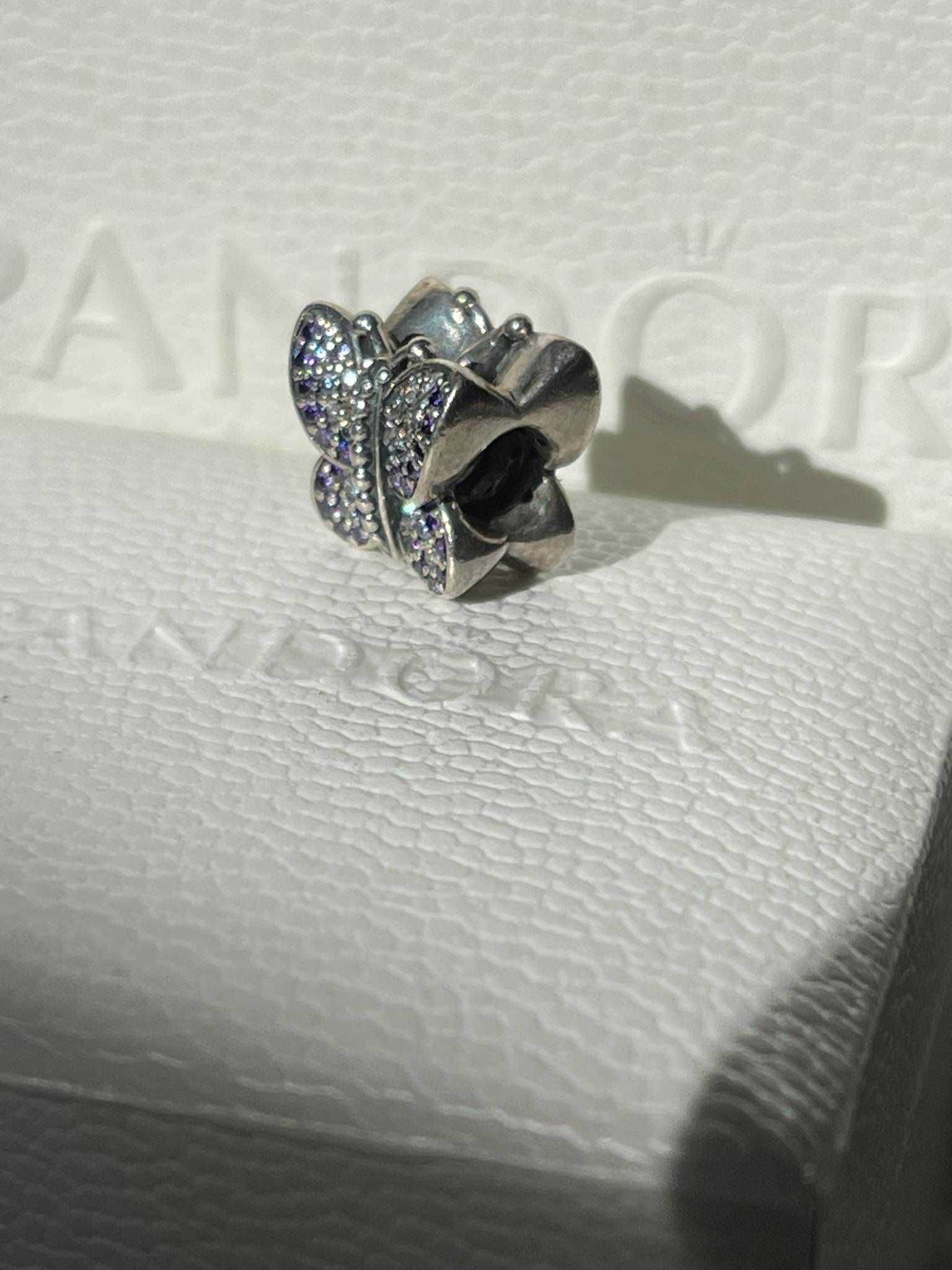 Pandora charms srebrny