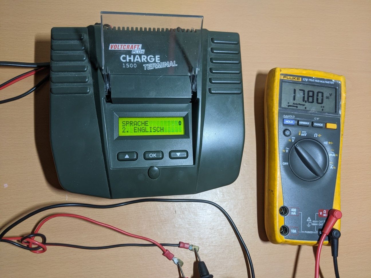 Ładowarka akumulatorowa prostownik 12v Voltcraft Plus Charge Terminal