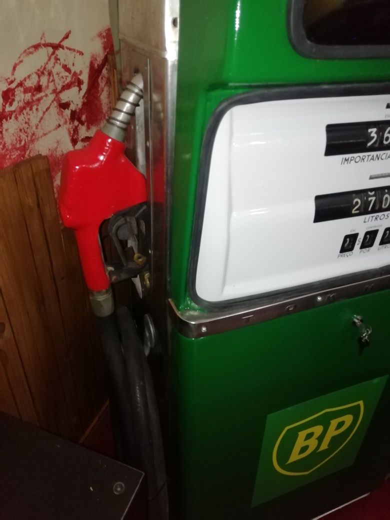 Bomba de gasóleo/gasolina antiga