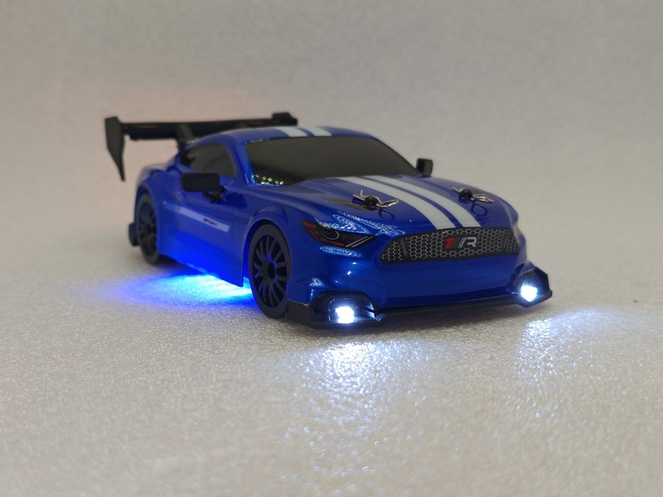 Zdalnie sterowany samochód RC drift 4WD – Mustang GT
