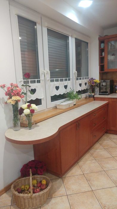 Meble kuchenne, komplet. Fronty z drewna.