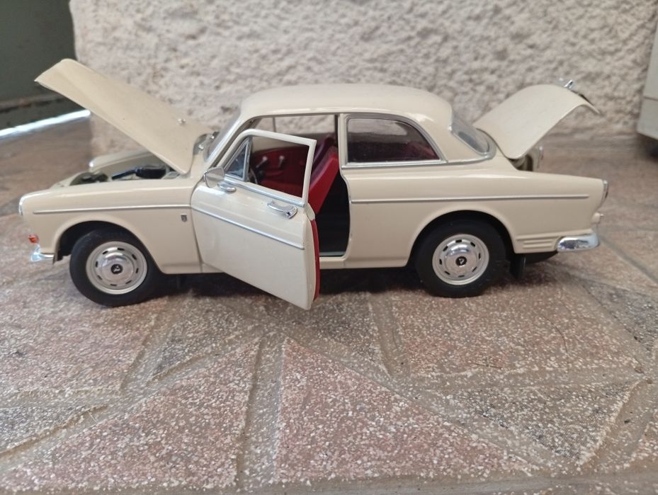 1/18 miniatura Volvo 121 Amazon