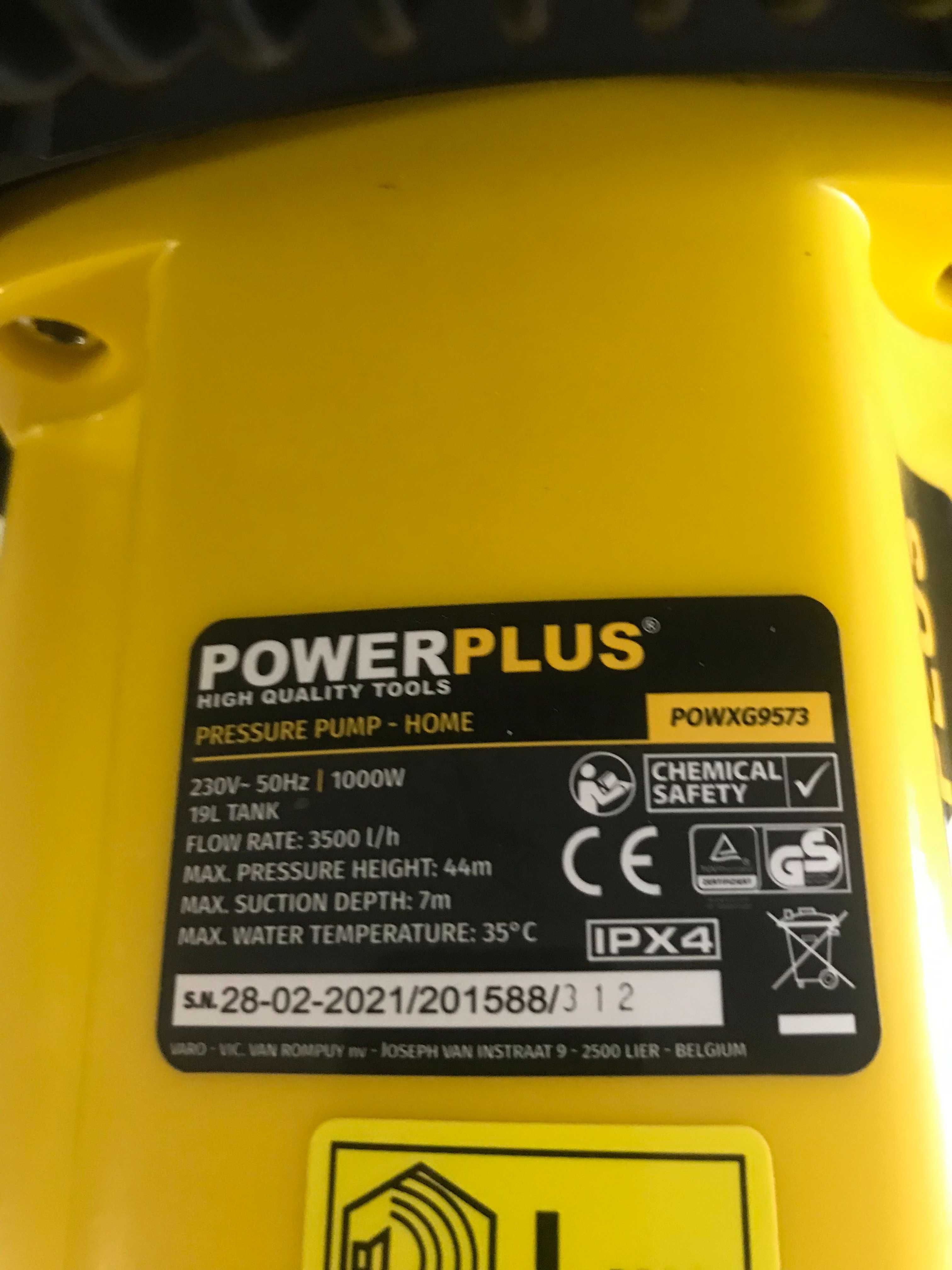 Напірний гідрофорний насос Powerplus POWXG9573 1000 Вт,асинхронний