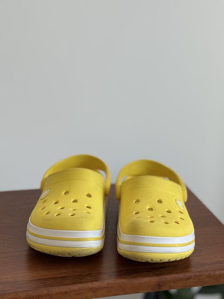 Crocs Крокси жовтого кольору