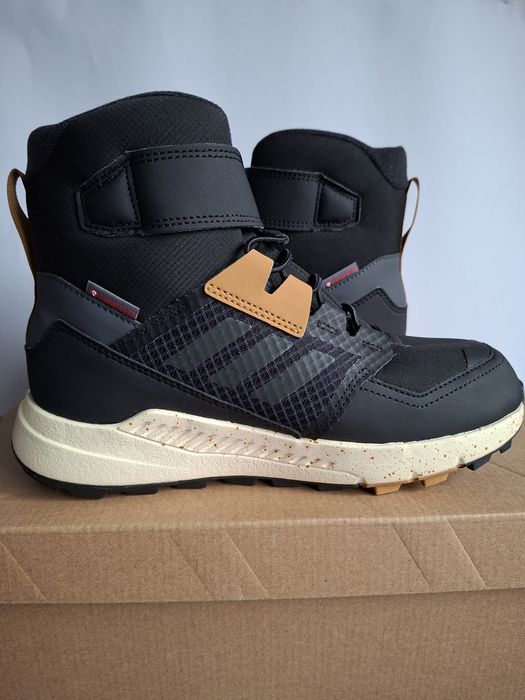 Чоботи кросівки Adidas Terrex 35,5р