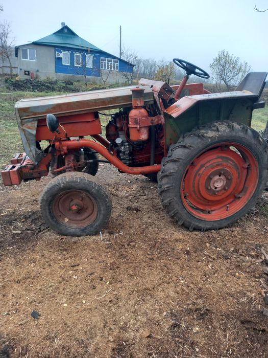 Продам трактор  Т25