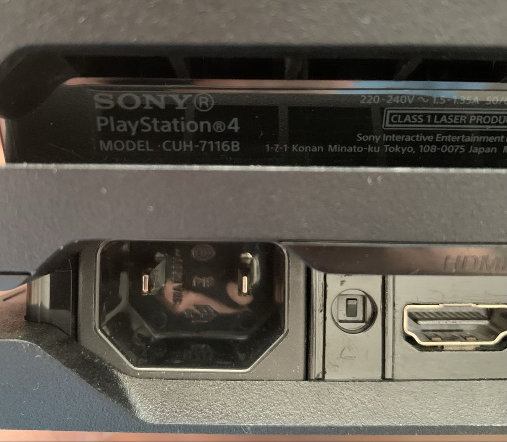 Ігрова приставка Sony Playstation 4 PRO з іграми