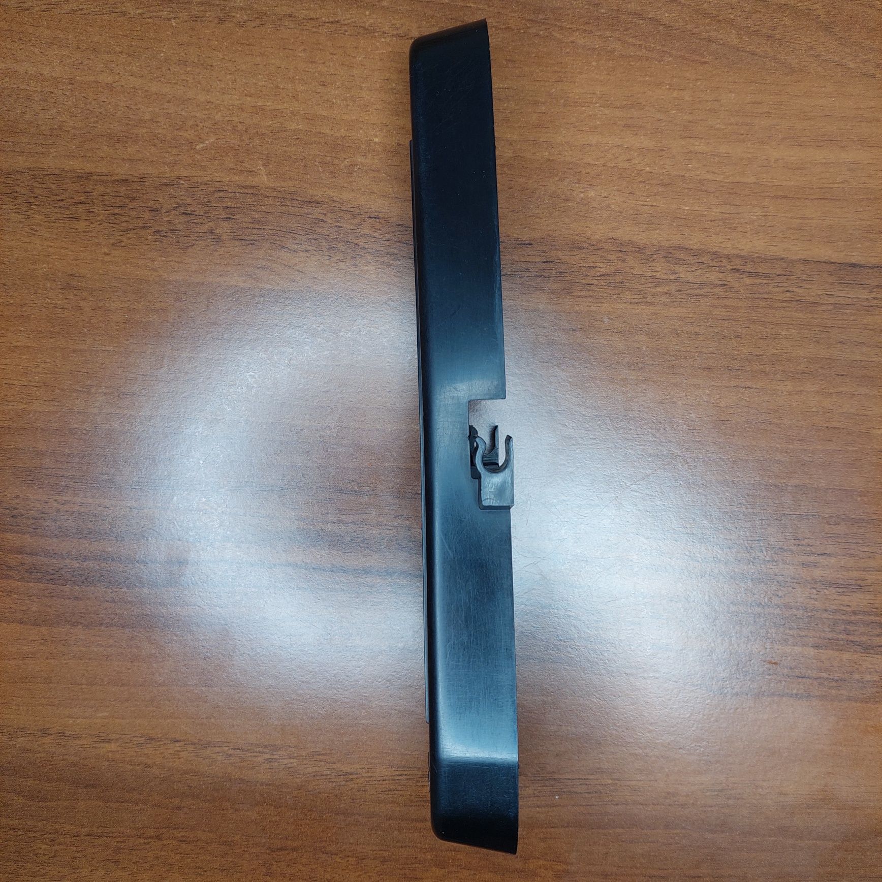 Крышка аккумулятора Mitsubishi 8202A008