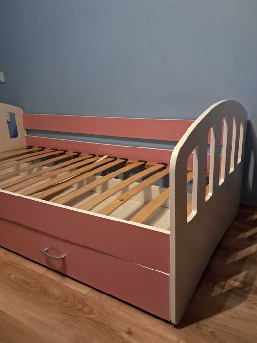 Sprzedam łóżka dziecięce.