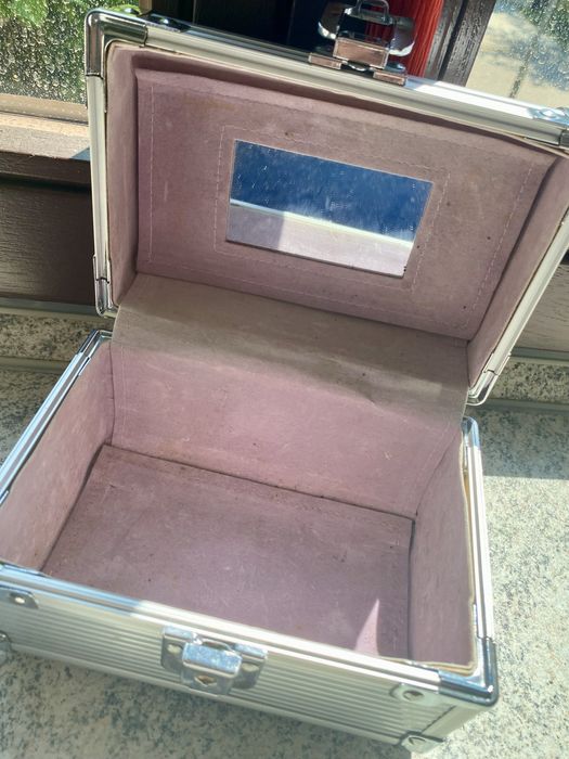 Kuferek / Kosmetyczka