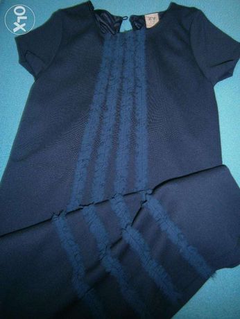 Vestido Zippy azul escuro, tecido com elasticidade, manga curta