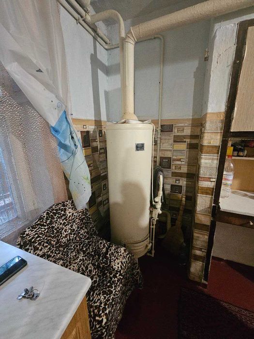 Продам 2к. квартиру, Колонтаївська/Автовокзал, 1/3, 33м, свій двір