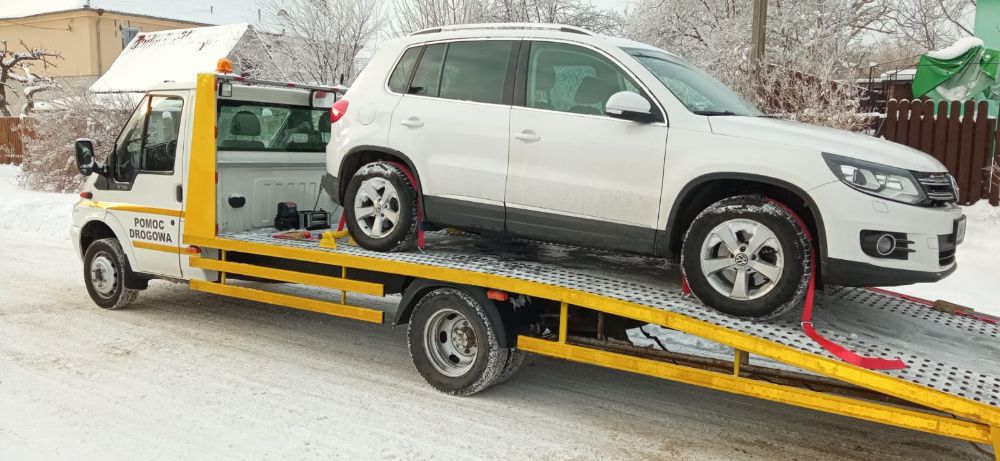 Auto laweta Pomoc drogowa Transport