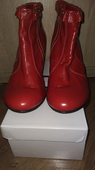 Жіночі шкіряні черевички