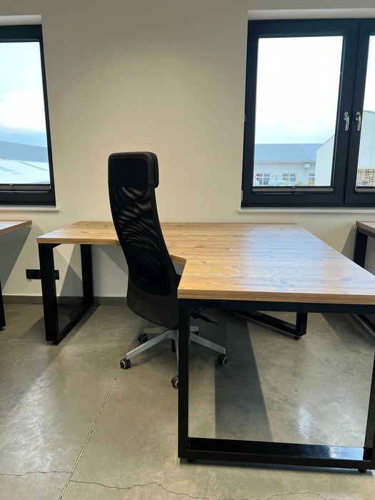 Biurko narożne w bardzo dobrym stanie