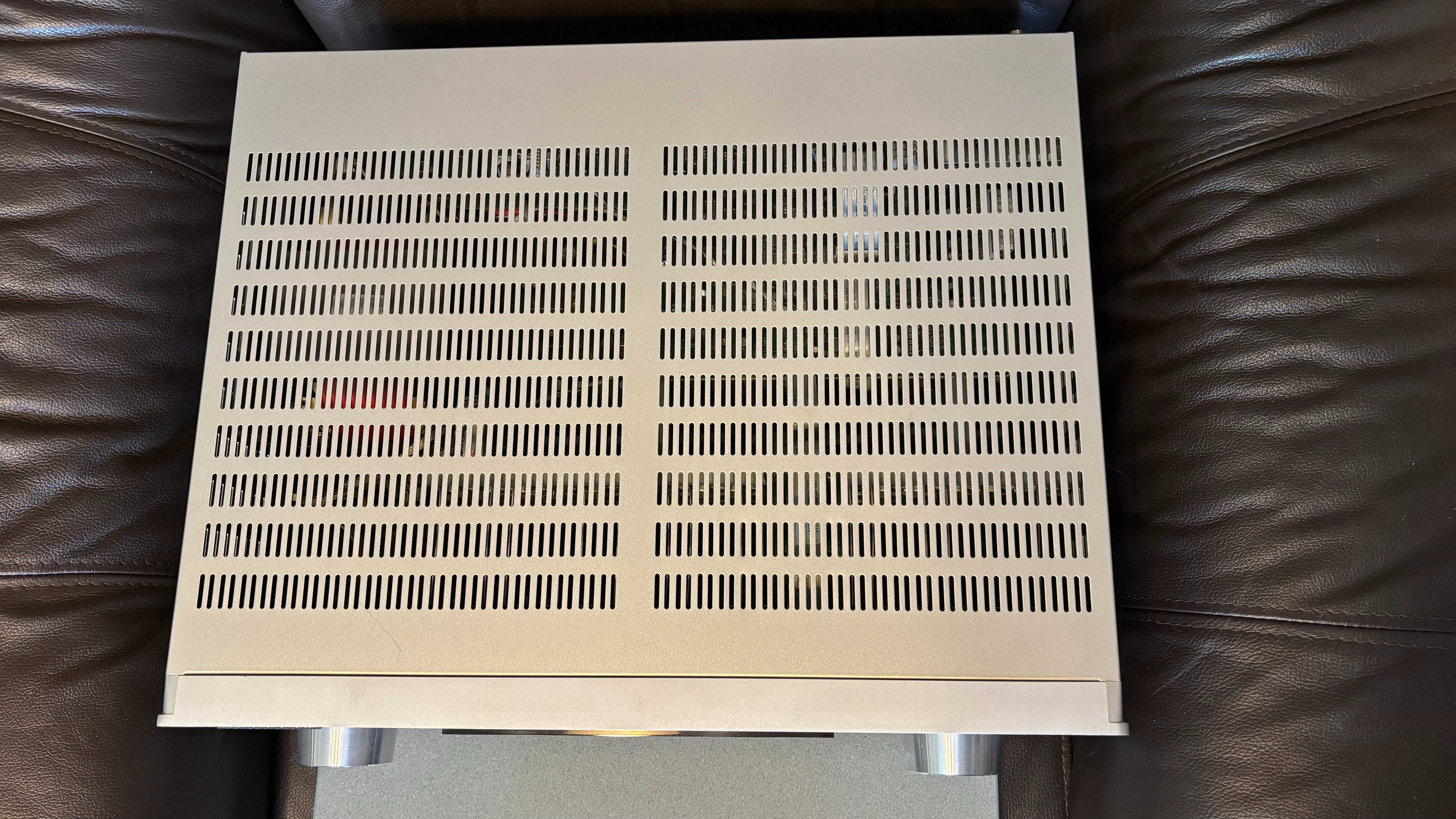 Amplituner Marantz