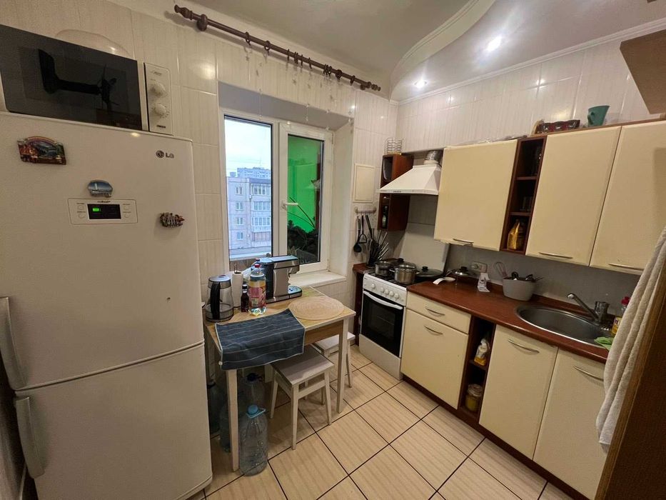 Березняківська 24, квартира з ремонтом. Терміновий показ і продаж.