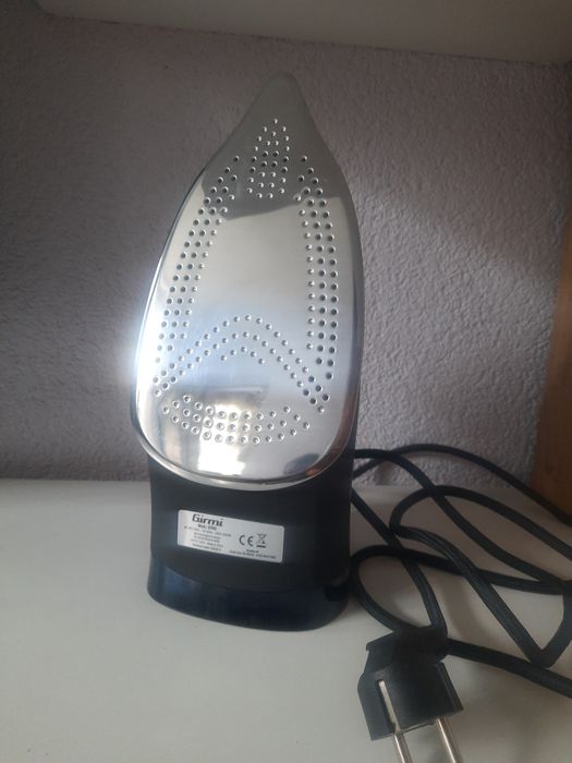 Żelazko parowe Girmi ST6204.