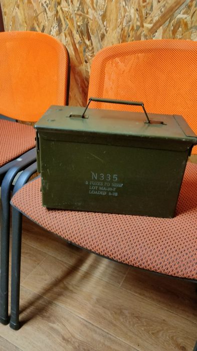 Металлический ящик для инструмента