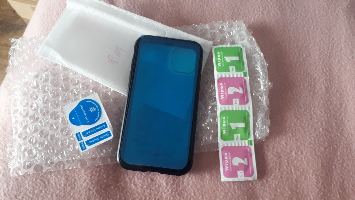 Etui magnetyczne do iPhone 11