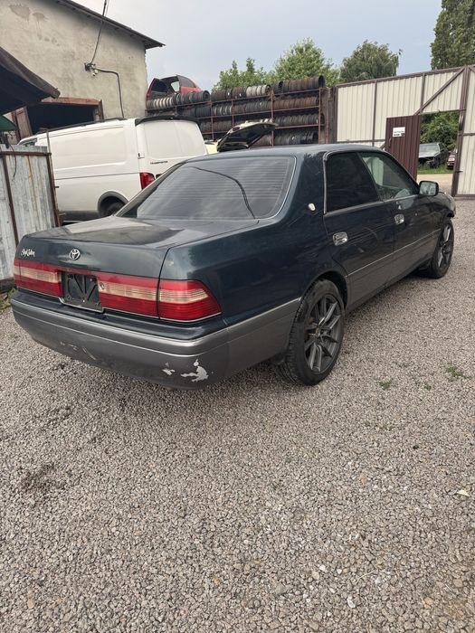 Тойота Кроун Toyota Crown